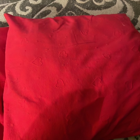 large Heart pillow set - Picture 9 of 9